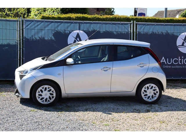 Personenauto toyota aygo benzine 72pk 2020 (marge) - afbeelding 1 van  1