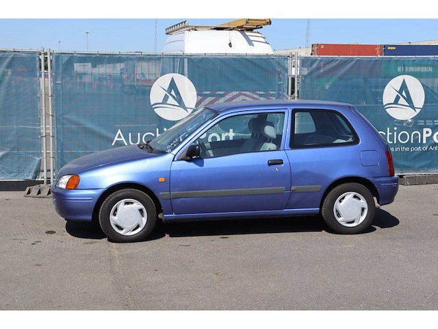 Personenauto toyota starlet benzine 68pk 1997 (marge) - afbeelding 1 van  1