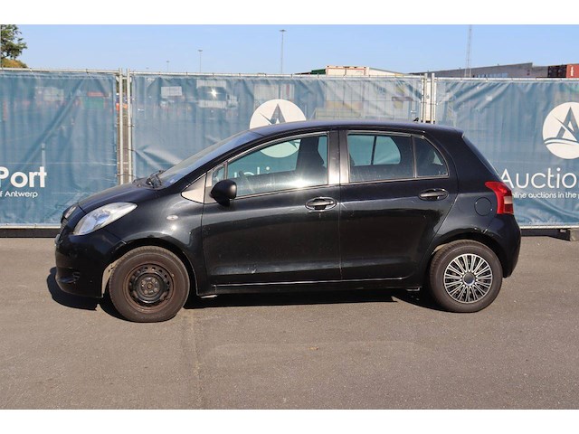 Personenauto toyota yaris benzine 69pk 2006 (marge) - afbeelding 1 van  1
