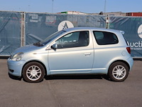 Personenauto toyota yaris benzine 72pk 2004 (marge)