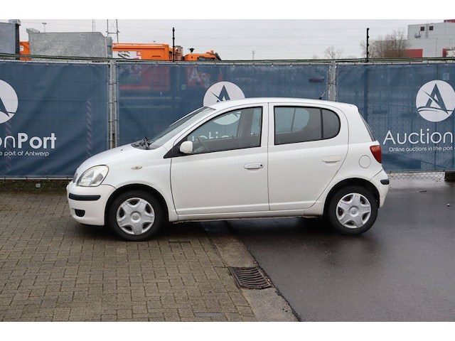Personenauto toyota yaris benzine 84pk 2004 (marge) - afbeelding 1 van  1
