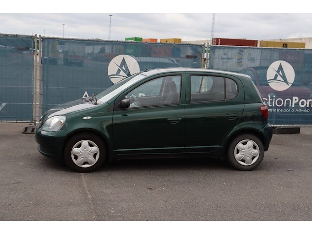 Personenauto toyota yaris benzine 84pk 2004 (marge) - afbeelding 1 van  1