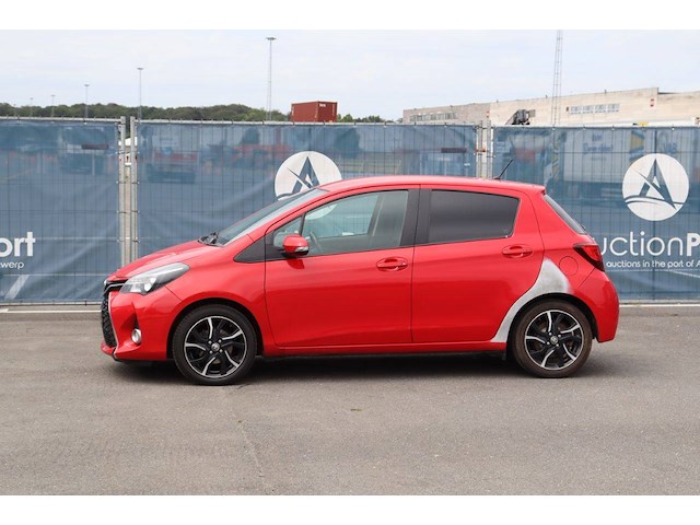 Personenauto toyota yaris benzine 99pk 2016 (marge) - afbeelding 1 van  1