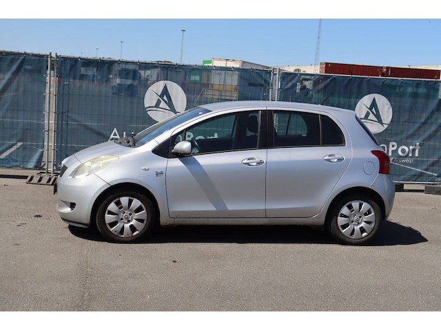 Personenauto toyota yaris diesel 90pk 2006 (marge) - afbeelding 1 van  1