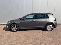 Personenauto volkswagen golf elektrisch 136pk 2020 - afbeelding 1 van  1