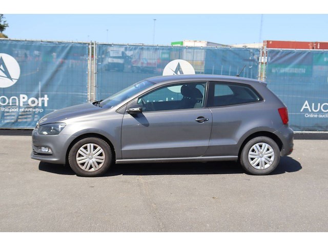Personenauto volkswagen golf polo benzine 60pk 2017 (marge) - afbeelding 1 van  1