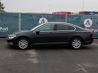 Personenauto volkswagen passat benzine 150pk 2018 (marge) - afbeelding 1 van  1