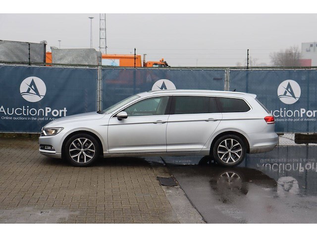 Personenauto volkswagen passat diesel 120pk 2015 (marge) - afbeelding 1 van  1