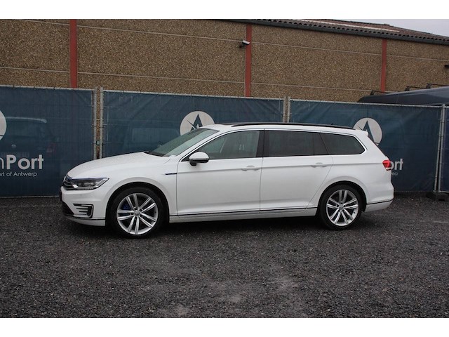 Personenauto volkswagen passat elektrisch + benzine 156pk 2017 - afbeelding 1 van  1