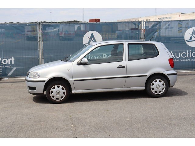 Personenauto volkswagen polo benzine 55pk 2000 (marge) - afbeelding 1 van  1