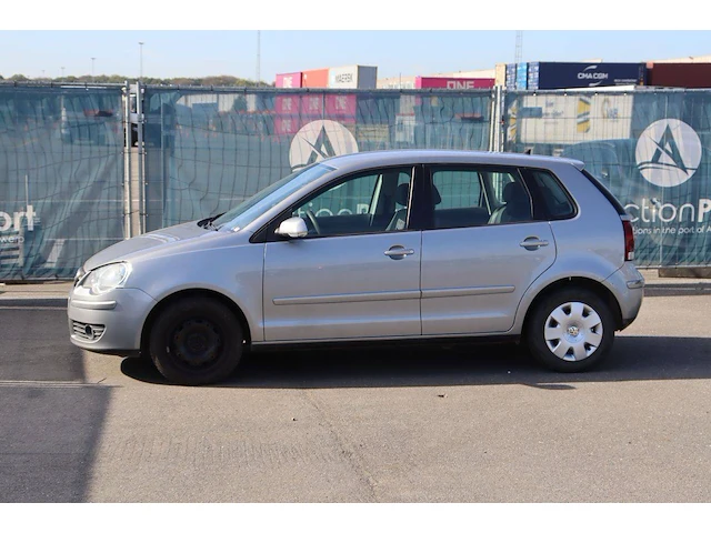 Personenauto volkswagen polo benzine 55pk 2006 (marge) - afbeelding 1 van  1
