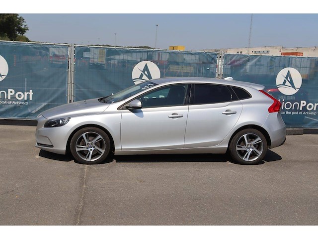 Personenauto volvo v40 benzine 122pk 2016 (marge) - afbeelding 1 van  1
