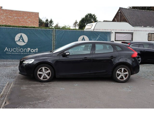 Personenauto volvo v40 benzine 122pk 2018 - afbeelding 1 van  1
