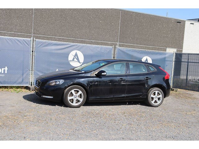 Personenauto volvo v40 benzine 123pk 2015 - afbeelding 1 van  1