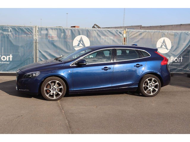 Personenauto volvo v40 benzine 152pk 2016 (marge) - afbeelding 1 van  1
