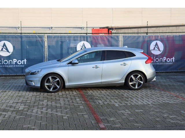 Personenauto volvo v40 diesel 115pk 2015 (marge) - afbeelding 1 van  1