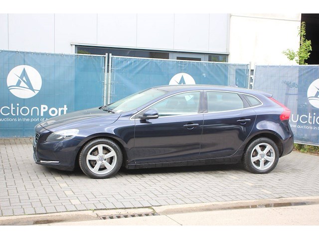 Personenauto volvo v40 diesel 120pk 2016 - afbeelding 1 van  1
