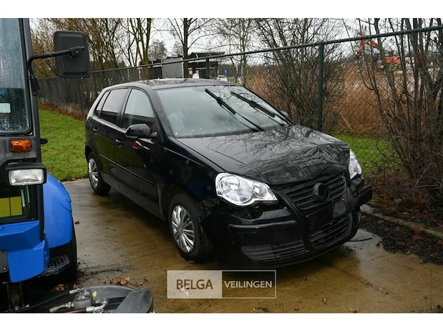 Personenauto vw polo - afbeelding 1 van  9