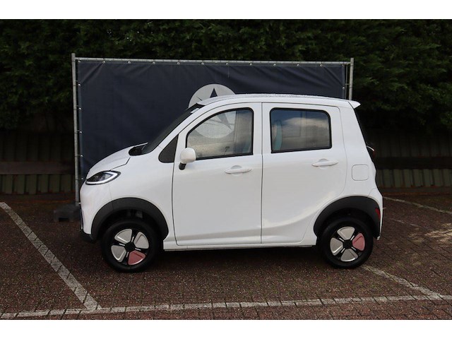 Personenauto xy electric/jinpeng elektrisch 8.2pk - afbeelding 1 van  1