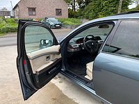 Personenauto - afbeelding 4 van  19