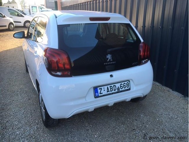 Personenauto - afbeelding 9 van  13