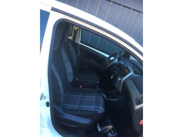 Personenauto - afbeelding 11 van  13