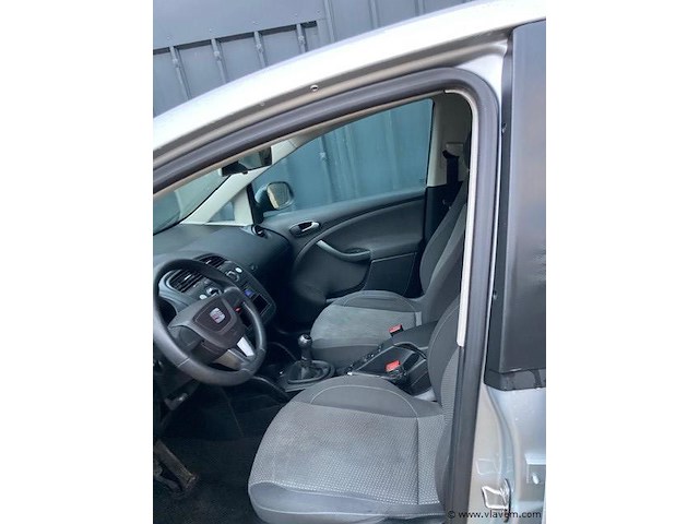 Personenauto - afbeelding 3 van  13