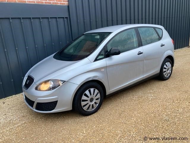 Personenauto - afbeelding 8 van  13