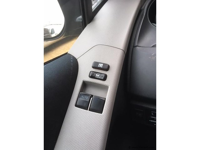 Personenauto - afbeelding 2 van  12