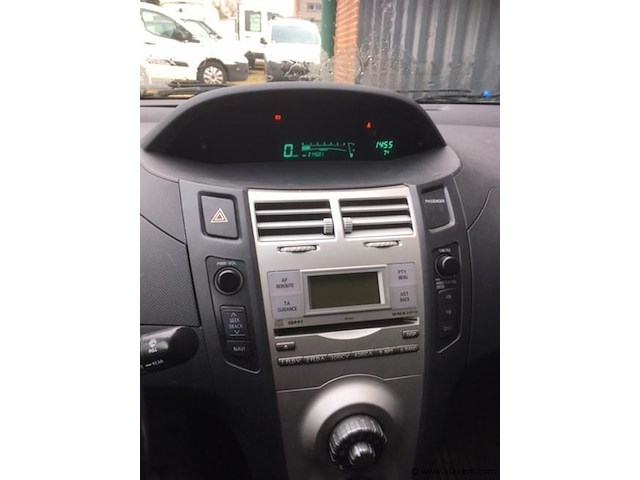 Personenauto - afbeelding 3 van  12