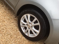 Personenauto - afbeelding 8 van  12