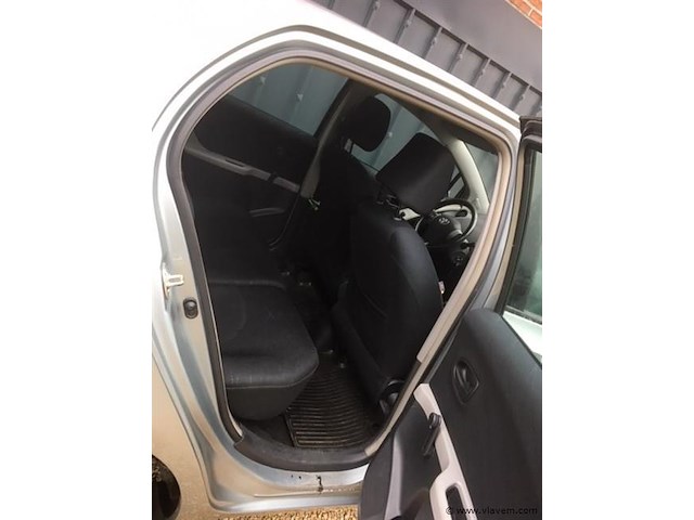 Personenauto - afbeelding 11 van  12