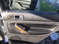 Personenauto - afbeelding 6 van  15