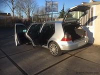 Personenauto - afbeelding 11 van  15