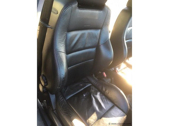 Personenauto - afbeelding 14 van  15