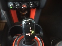 Personenauto - afbeelding 2 van  28