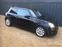 Personenauto - afbeelding 3 van  28