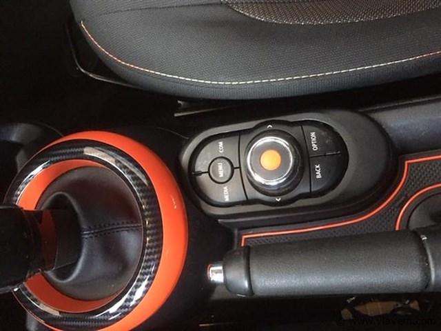 Personenauto - afbeelding 4 van  28