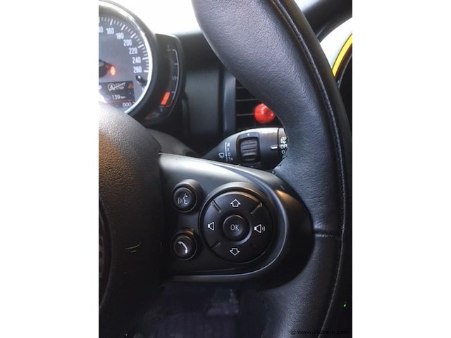 Personenauto - afbeelding 6 van  28