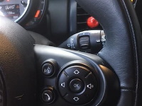 Personenauto - afbeelding 6 van  28