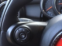 Personenauto - afbeelding 7 van  28