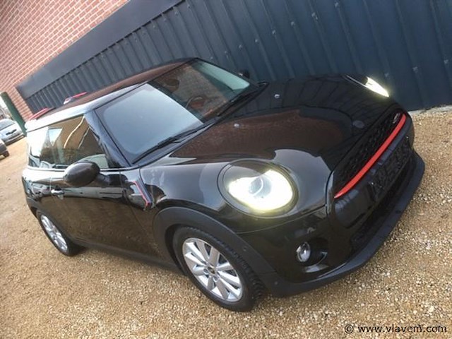 Personenauto - afbeelding 15 van  28