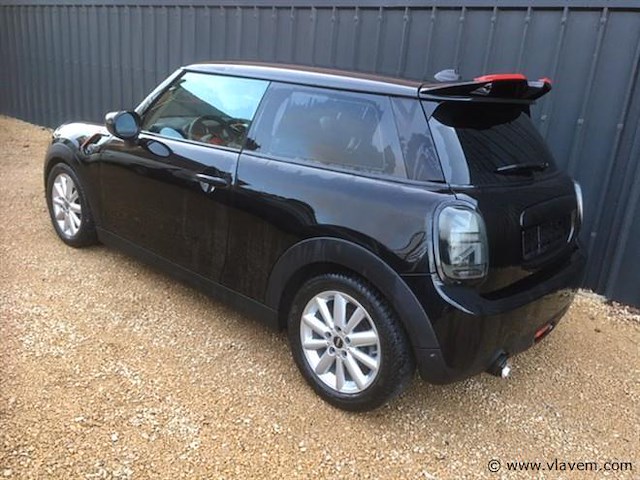 Personenauto - afbeelding 16 van  28