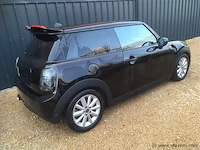 Personenauto - afbeelding 18 van  28