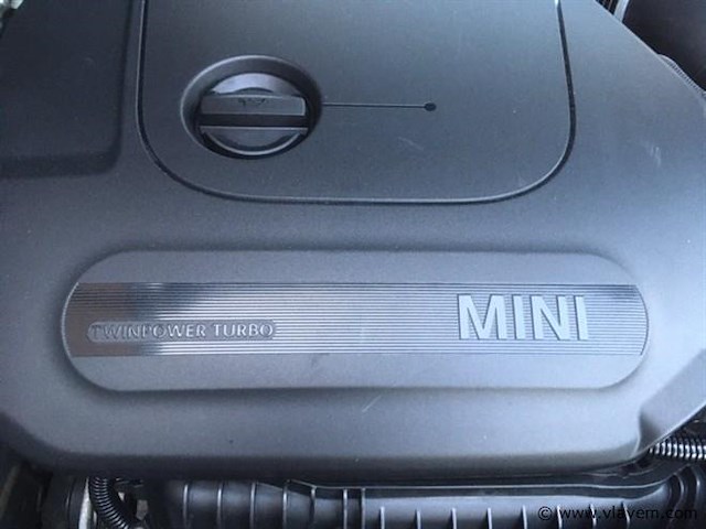 Personenauto - afbeelding 19 van  28