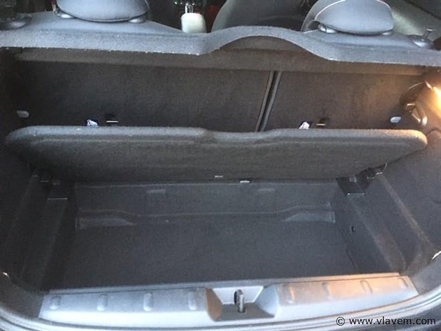 Personenauto - afbeelding 25 van  28