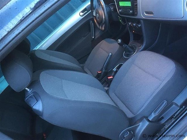 Personenauto - afbeelding 13 van  16