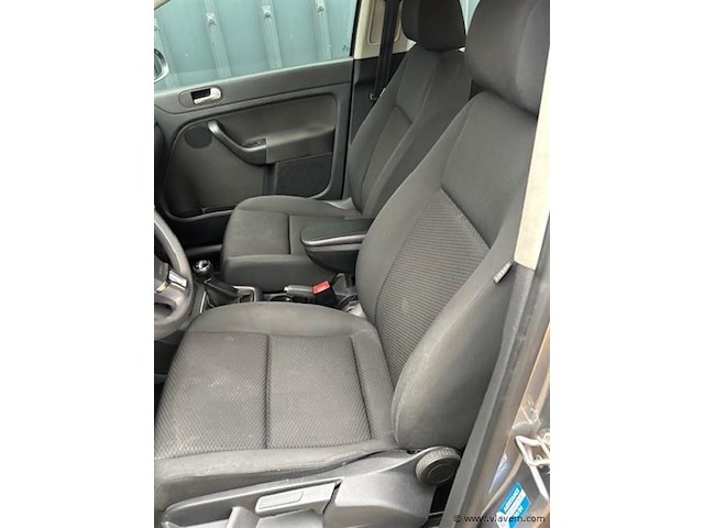 Personenauto - afbeelding 2 van  18