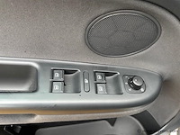 Personenauto - afbeelding 5 van  18