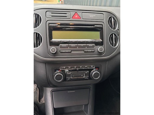 Personenauto - afbeelding 6 van  18